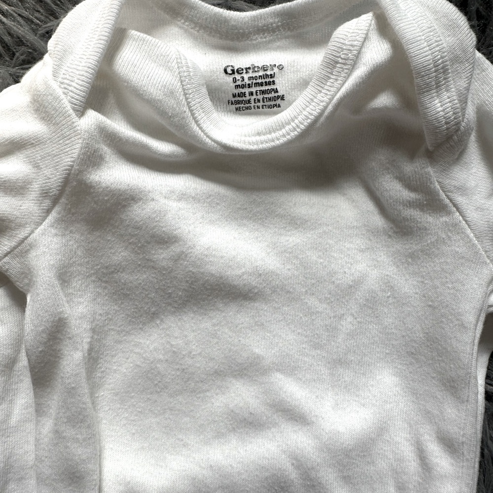 4 long sleeve Gerber Onsies
